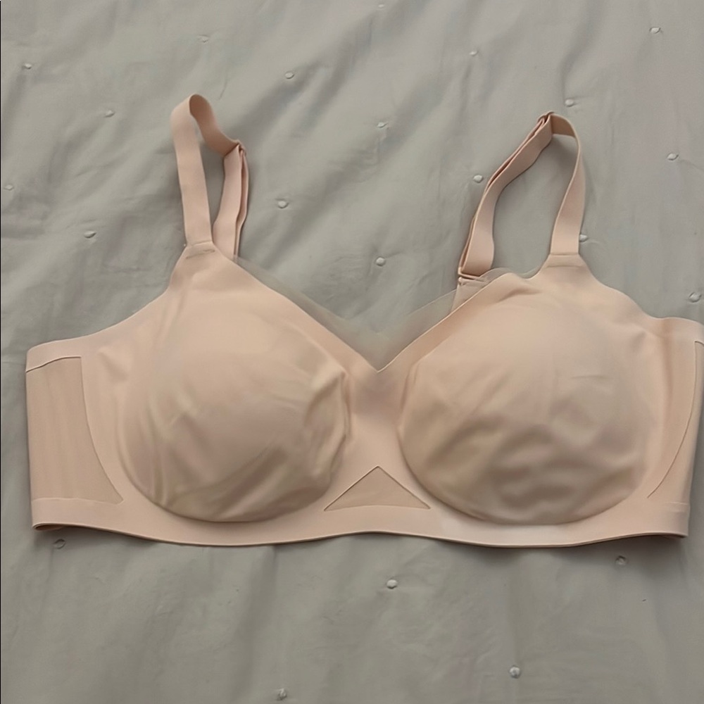 NWOT Honey love Seamless Nude Bra